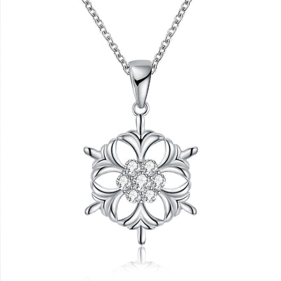 Inari Adorns A Zircon Christmas Necklace in The Shape of A Snowflake - goldylify.com