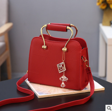 2020 new fashion Korean version of the ladies handbag small bag female shoulder diagonal package - goldylify.com